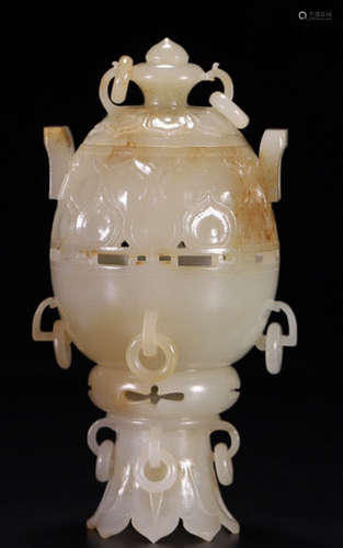 A HETIAN JADE CARVED LOTUS PATTERN CENSER