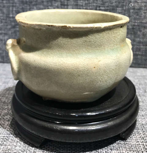 A CELADON GLAZE DOUBLE EAR CENSER