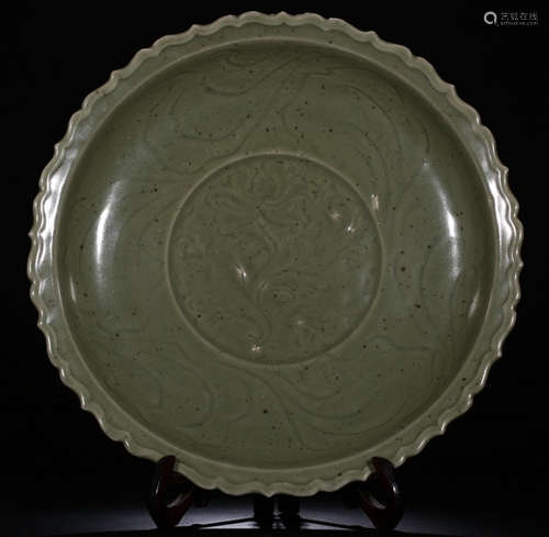 A LONGQUAN YAO GLAZE PLATE