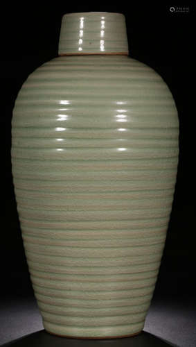 A YAOZHOU YAO GLAZE STRING PATTERN MEI VASE