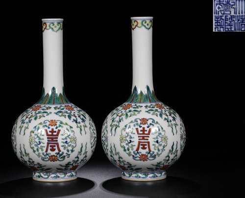 PAIR OF DOUCAI GLAZE FLORAL PATTERN LONG NECK VASES