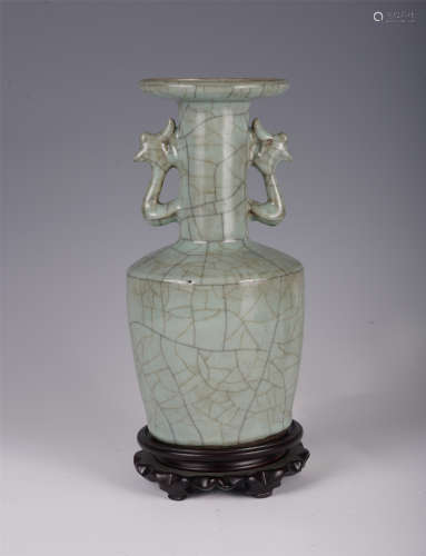 CHINESE CRACKED GLAZE PORCELAIN MALLET VASE