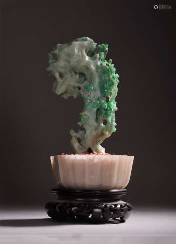 CHINESE JADEITE CARVED IN THE WHITE JADE BASIN
