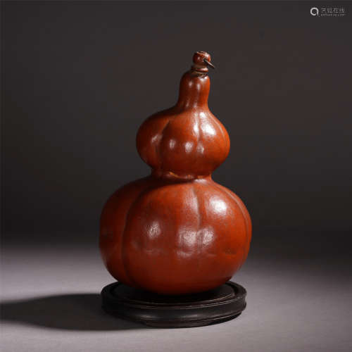 AN ANCIENT CHINESE GOURD SHAPED VASE TABLE ITEM