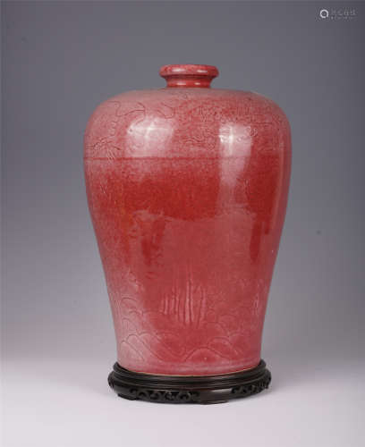CHINESE RED AND GLAZE PORCELAIN MEIPING VASE