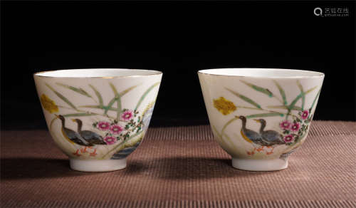 A PAIR OF CHINESE FAMILLE ROSE DOUBLE WILDGOOSE CUPS