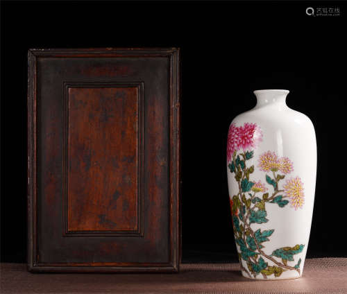 CHINESE FAMILLE ROSE FLOWER MEIPING VIEWS VASE