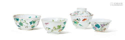 19世纪 粉彩花卉纹碗