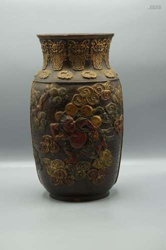 JAPON. Vase en terre cuite émaillée