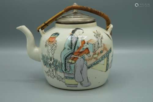 CHINE, Théière couverte en porcelaine