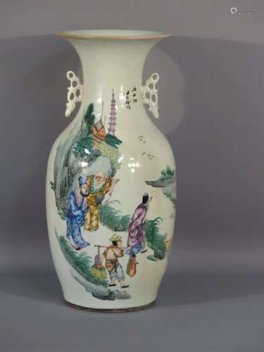 CHINE. Vase en porcelaine