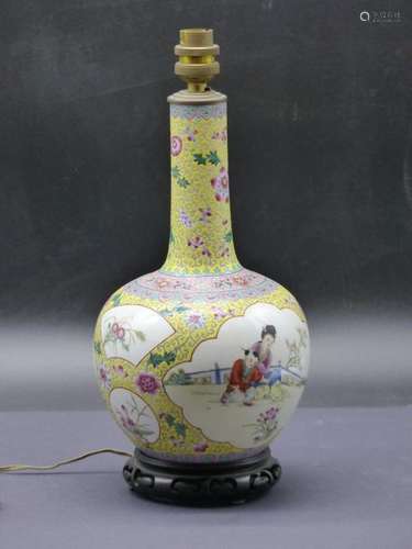 CHINE, vase à long col/porcelaine monté en lampe