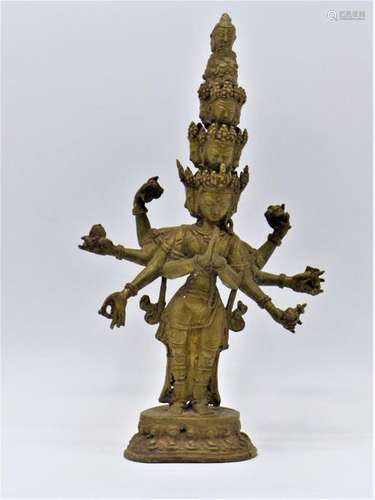 CHINE, Statuette d'Avalokitesvara en bronze