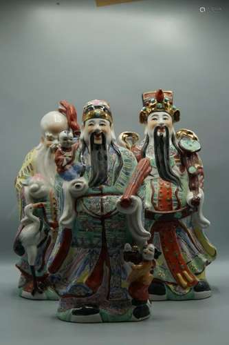 CHINE. Trois statuettes en porcelaine