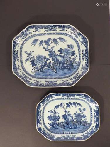 CHINE, Suite de deux plats en porcelaine