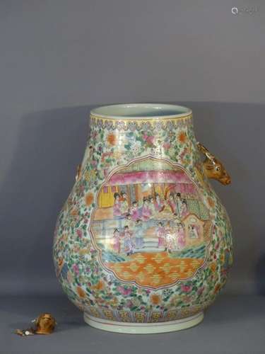 CHINE, Vase en porcelaine de Canton