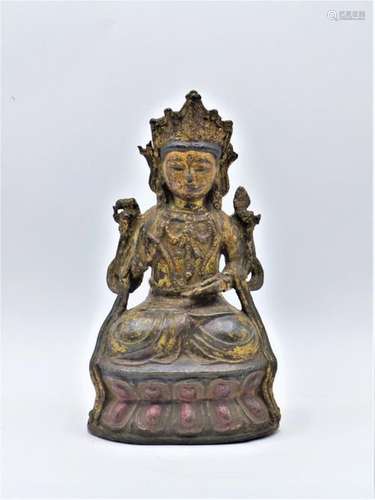 CHINE, Statuette de bodhisattva en bronze laqué or