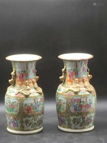 CHINE,Deux vases balustres/porcelaine de Canton