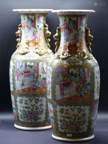 CHINE Paire de grands vases en porcelaine/ Canton