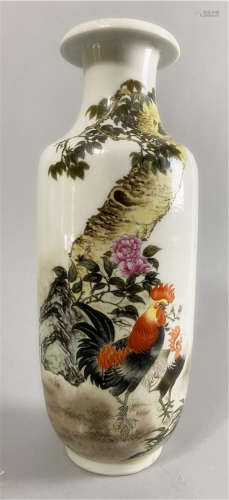 民国刘雨岑精品鸡鸣起舞赏瓶 Chinese Republic period master Liuyucen hand-made vase