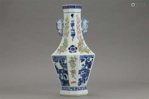 A Chinese Blue and White Famille Rose  Porcelain Vase