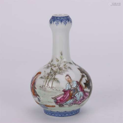 A Chinese Enamel Porcelain Garlic Bottle