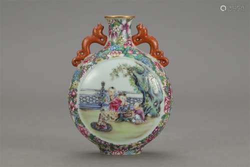 A Chinese Famille Rose Porcelain oblate Vase
