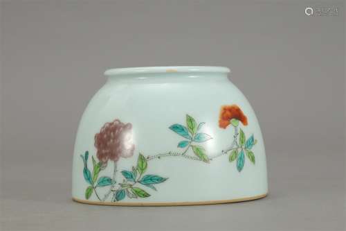 A Chinese Famille Rose Floral Porcelain Washer