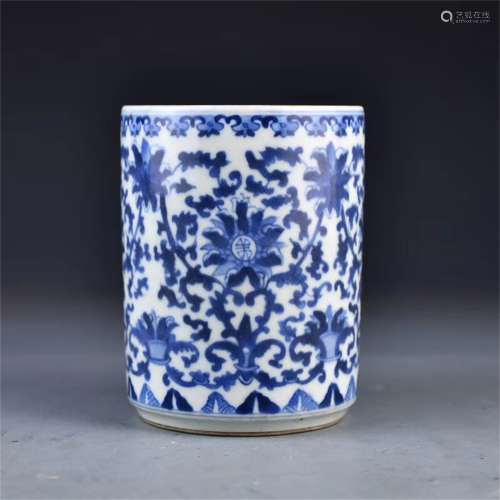 A Chinese Blue and White Floral  Twine Pattern Porcelain Brush Pot