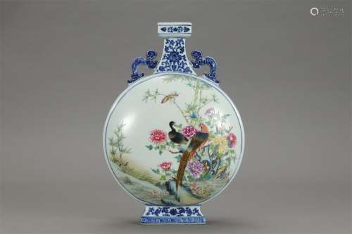 A Chinese Famille Rose Flower&Bird Pattern Porcelain oblate Vase
