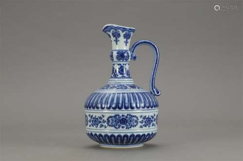 A Chinese Blue and White Floral Porcelain Flagon