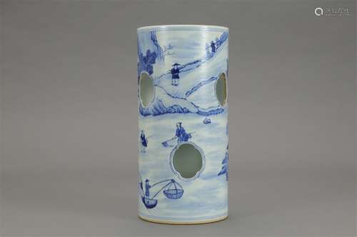A Chinese Blue and White Porcelain Hats Tube