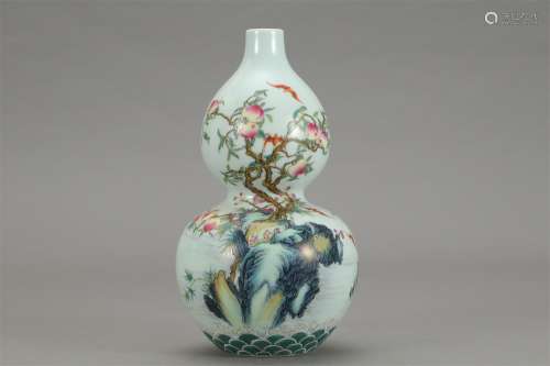 A Chinese Famille Rose Porcelain Gourd-shaped Vase