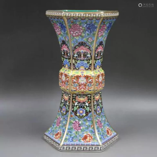 Chinese Enamel Porcelain Gu Vase