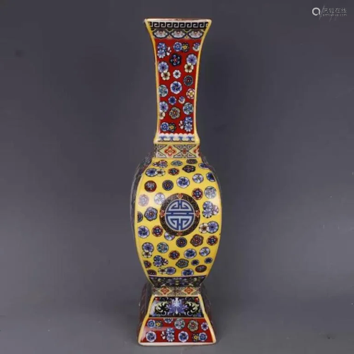 Chinese Enamel Porcelain Vase