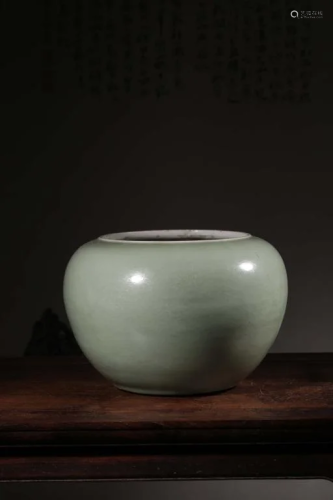Qing Chinese Longquan Celadon Jar
