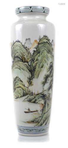 Bodenvase aus Porzellan mit Aufschrift und Landschaftsdekor