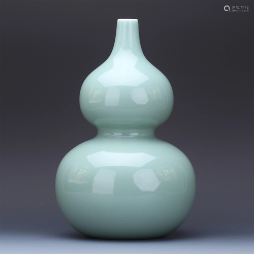 CHINESE PORCELAIN CELADON GL…