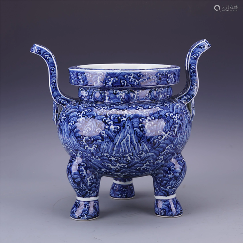 CHINESE BLUE AND WHITE PORCELAIN TRIPLE…