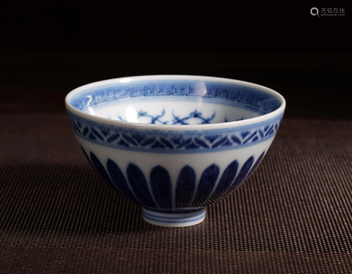 CHINESE BLUE AND WHITE PORCELAIN PATTE…