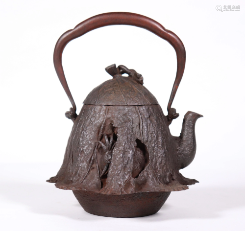 Japanese Cast Iron Lotus Leaf & Crab Teapot