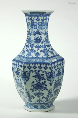 Chinese 18/19 C Blue & White Porcelain Vase
