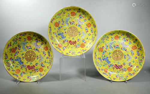 3 Chinese 19 C Yellow Wu Fu Shou Porcela…