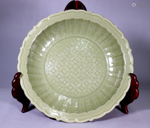 Chinese Ming Longquan Celadon Barbed…