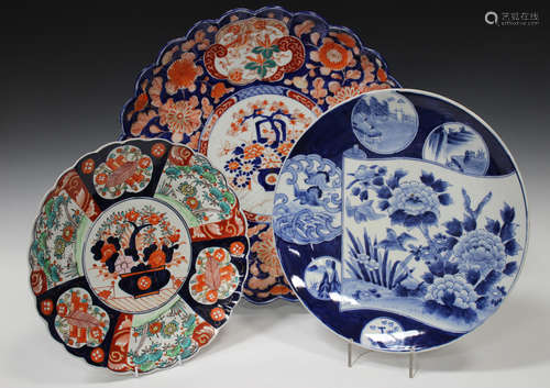 A Japanese Imari porcelain lobed charger, Meiji period, painted with a central flower basket