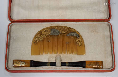 A Japanese lacquered horn kushi and kogai (comb and hairstick) hair set, early 20th century, each