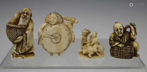 A Japanese carved ivory netsuke, Meiji/Taisho period, modelled as a female musician banging a