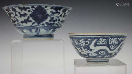 A Chinese blue and white porcelain bowl, Ming dynasty, the exterior reverse decorated with a pair of