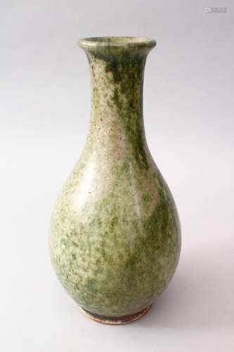 A GOOD EARLY 20TH CENTURY CHINESE APPLE BLOOM GLAZED PORCELAIN VASE, the vase with an apple bloom