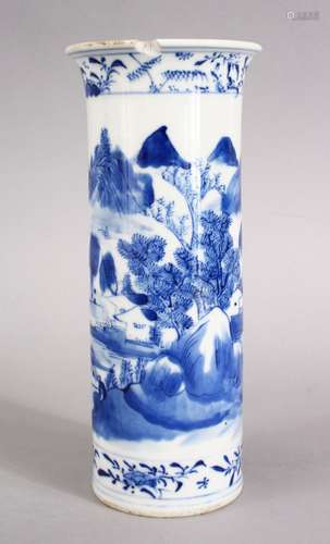 A GOOD 19TH CENTURY CHINESE BLUE & WHITE PORCELAIN SLEEVE VASE, the body of the vase decorated